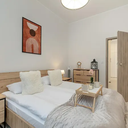 Luxury Apartment Near The City Center Of Cracow By Renters Prestige Krakow Exterior photo