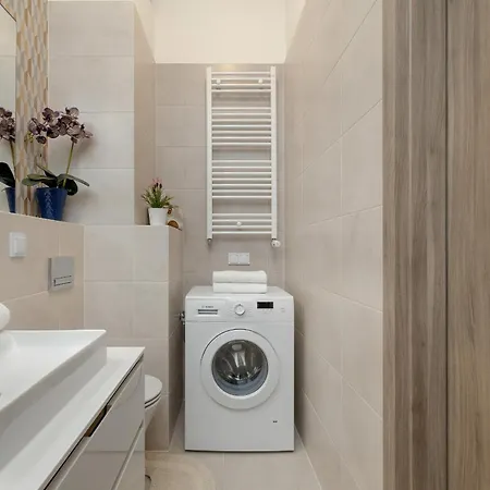 Luxury Apartment Near The City Center Of Cracow By Renters Prestige Krakow Exterior photo